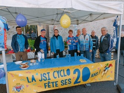 mini_stand-d-arrivee-de-la-tombola-des-20-ans-de-la-jsi-cyclo-6360eb0938121.jpg